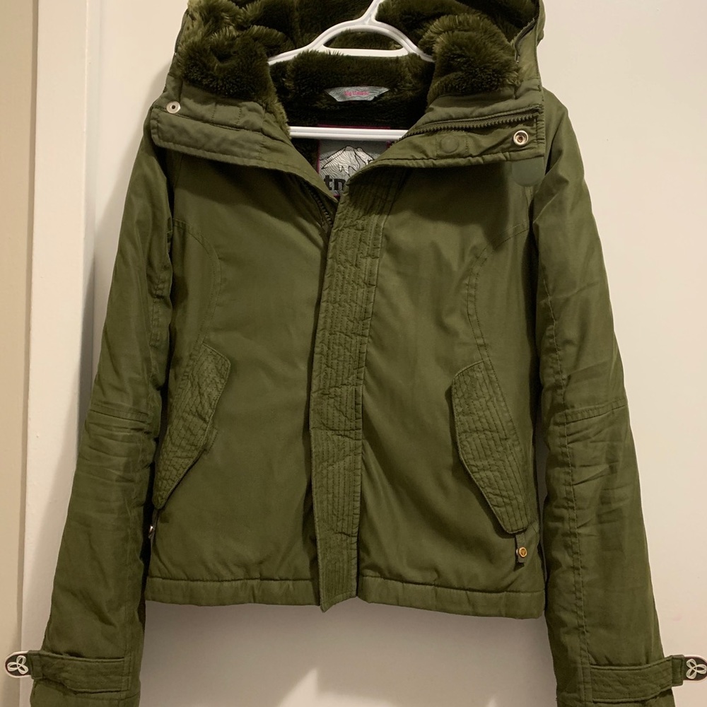 Aritzia // TNA Short Winter Parka